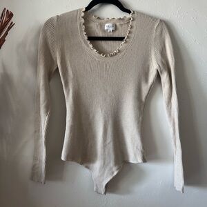 Le Lis Cream Ribbed Long Sleeve Bodysuit Women’s size L